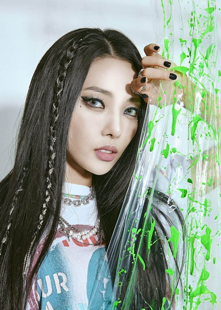 KARD K.A.R.D サイン入り ジウ　B.M うちわ KARD's new music is maturing with its members - JoySauce.com